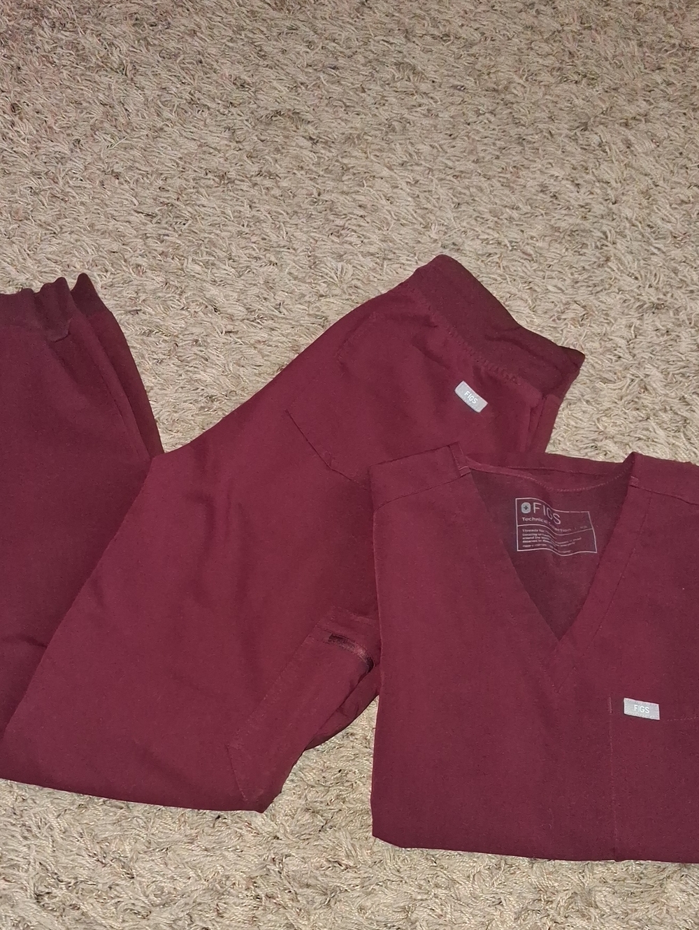 Figs Scrub Set in Burgundy Joggers Top Shirt Size XS Women's Scrubs